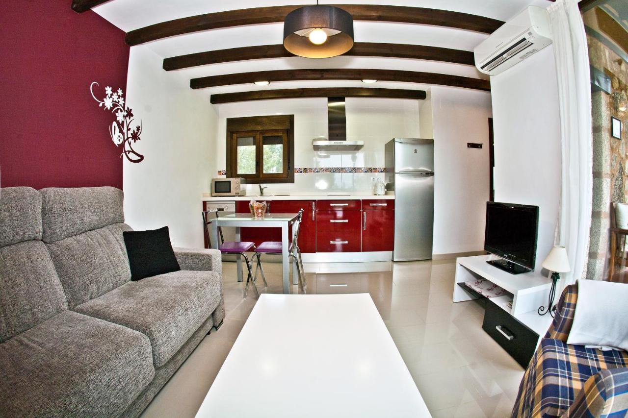 Apartamentos El Roble Valverde de la Vera Esterno foto