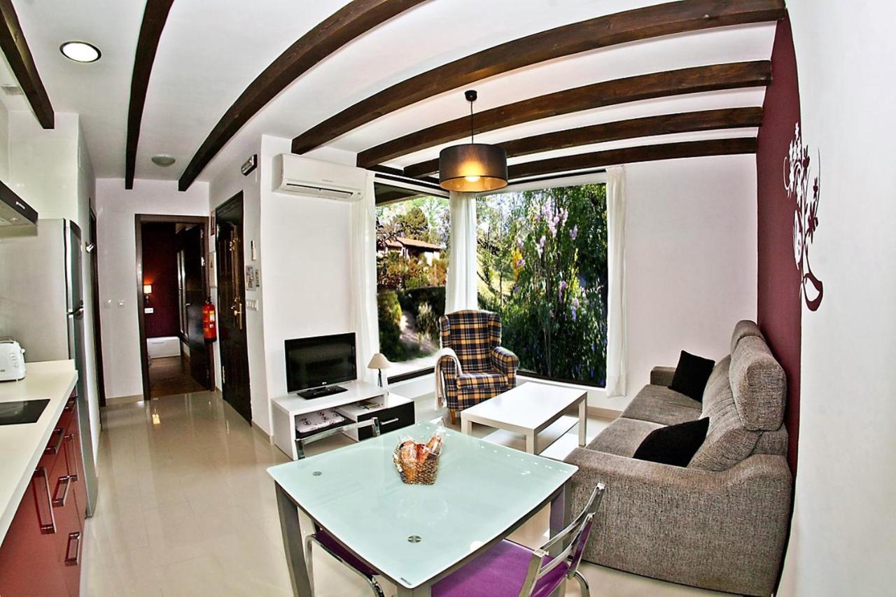 Apartamentos El Roble Valverde de la Vera Esterno foto
