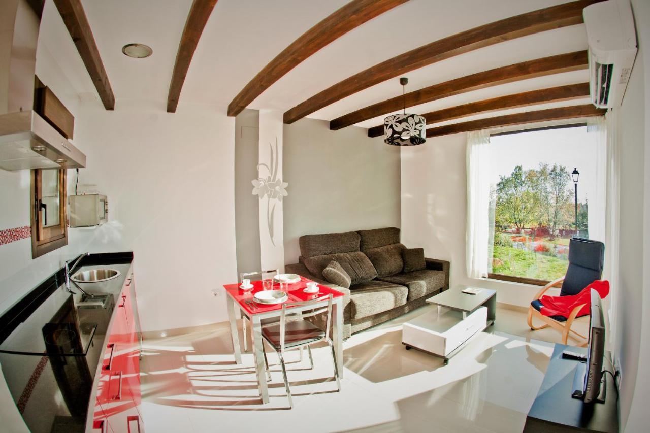 Apartamentos El Roble Valverde de la Vera Esterno foto