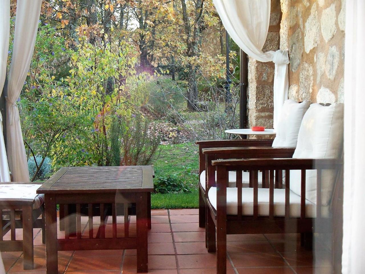 Apartamentos El Roble Valverde de la Vera Esterno foto