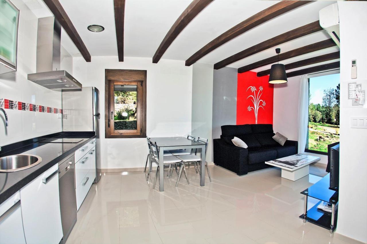 Apartamentos El Roble Valverde de la Vera Esterno foto