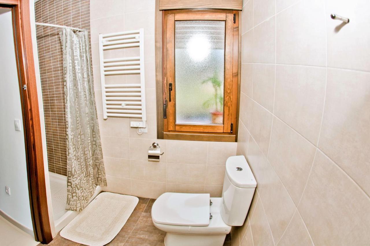 Apartamentos El Roble Valverde de la Vera Esterno foto